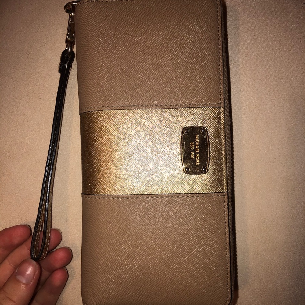 Michael Kors Wristlet